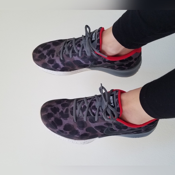 EUC Nike Zoom cheetah print gray black red size 8 - Picture 2 of 12
